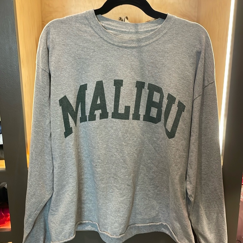 Brandy Melville- Longsleeve shirt